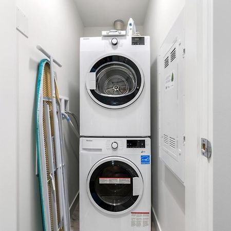 Modern Comfort At Ubc: 1Br Condo Near Campus Vancouver Eksteriør billede