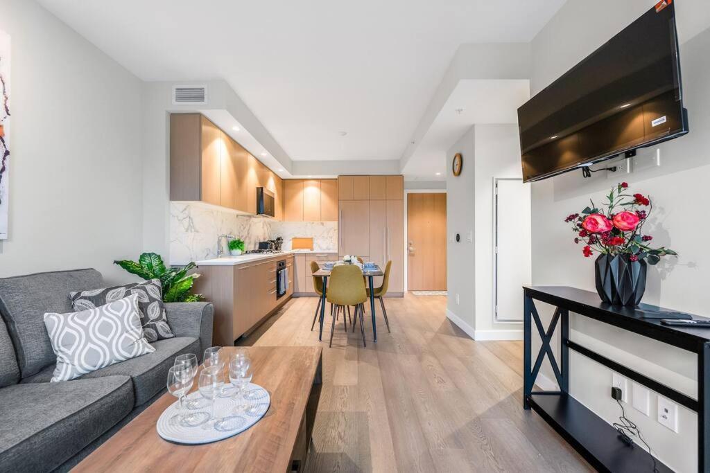 Modern Comfort At Ubc: 1Br Condo Near Campus Vancouver Eksteriør billede