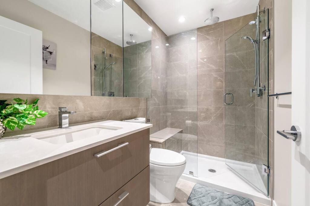 Modern Comfort At Ubc: 1Br Condo Near Campus Vancouver Eksteriør billede