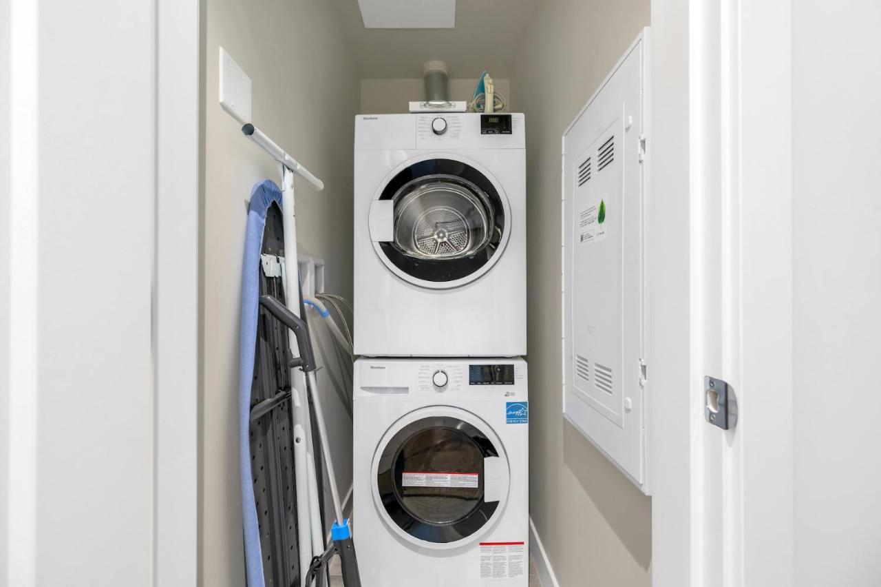 Modern Comfort At Ubc: 1Br Condo Near Campus Vancouver Eksteriør billede